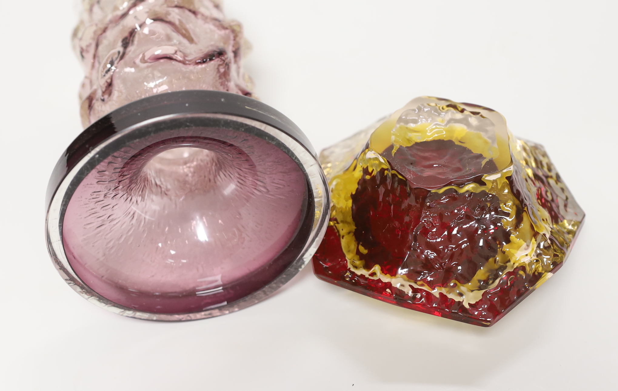 Murano Sommerso textured glass bowl and a Kai Blomqvist signed Scandinavian glass vase, the largest 18cm high